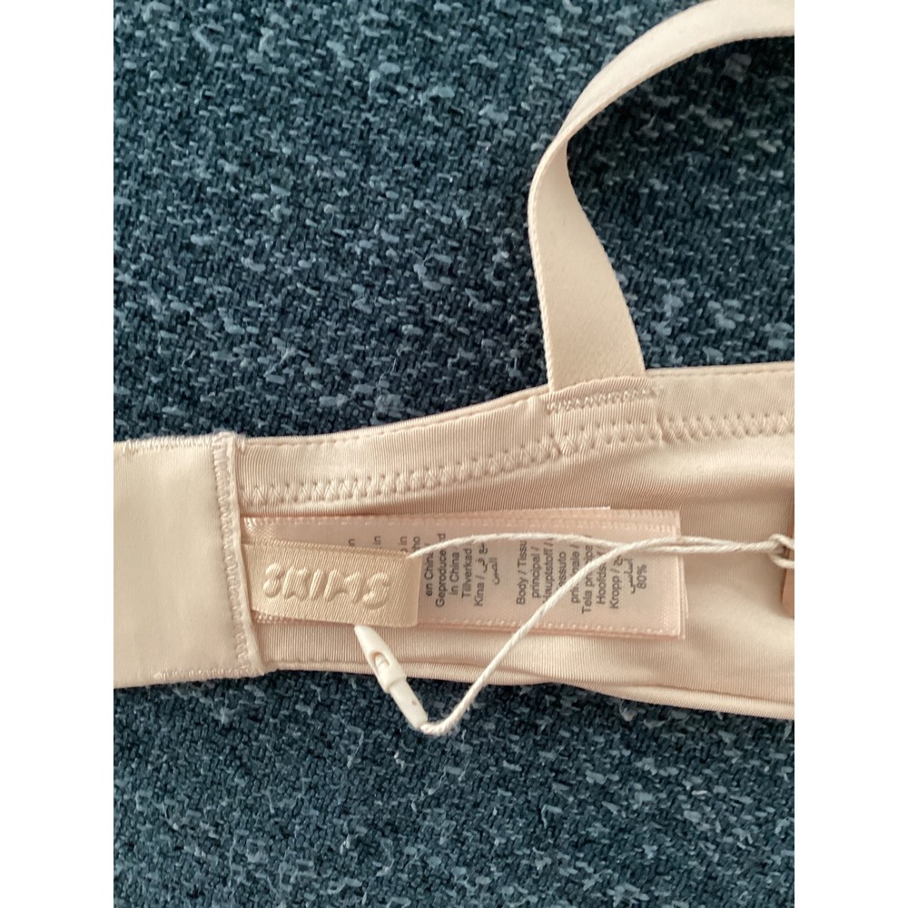SKIMS Wireless Form T-Shirt Bra Sand DM-DEM-9540W Womens 40D NWT - Picture 4 of 6